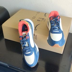 Puma size 10 Intense Blue-White Asparagus